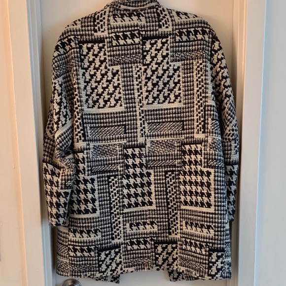 🆕 Zara Basic Chevron Pattern Black and White Coat - Picture 6 of 8
